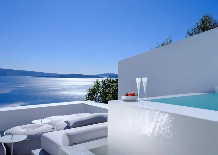 Lathouri Cave Villa *