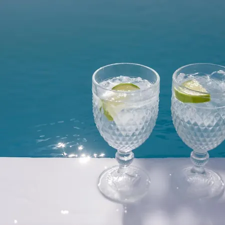 Lathouri Cave * אויה