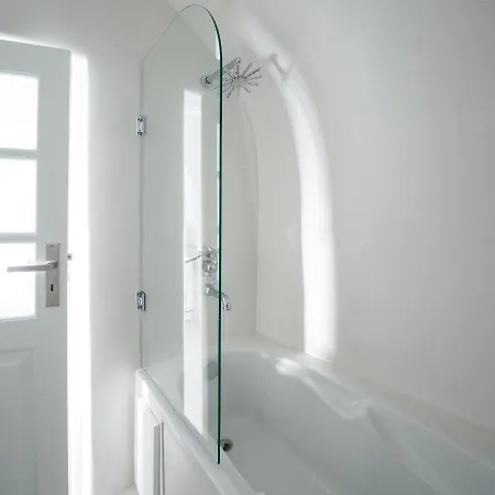 Lathouri Cave * イア