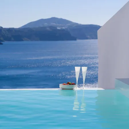 Lathouri Cave Vila Oia