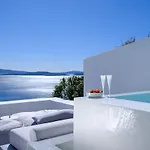 Lathouri Cave Villa *