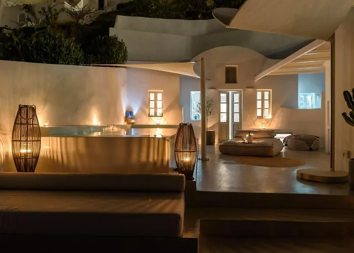 فيلة Lathouri Cave