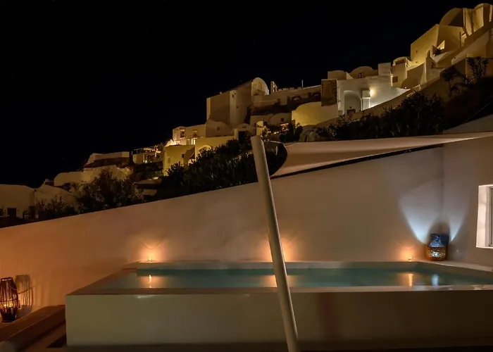 فيلة Lathouri Cave *